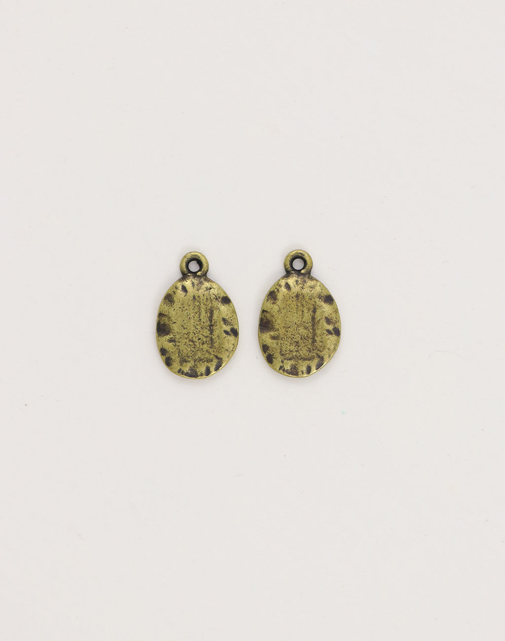 PT218-270 Antique gold oval pendants