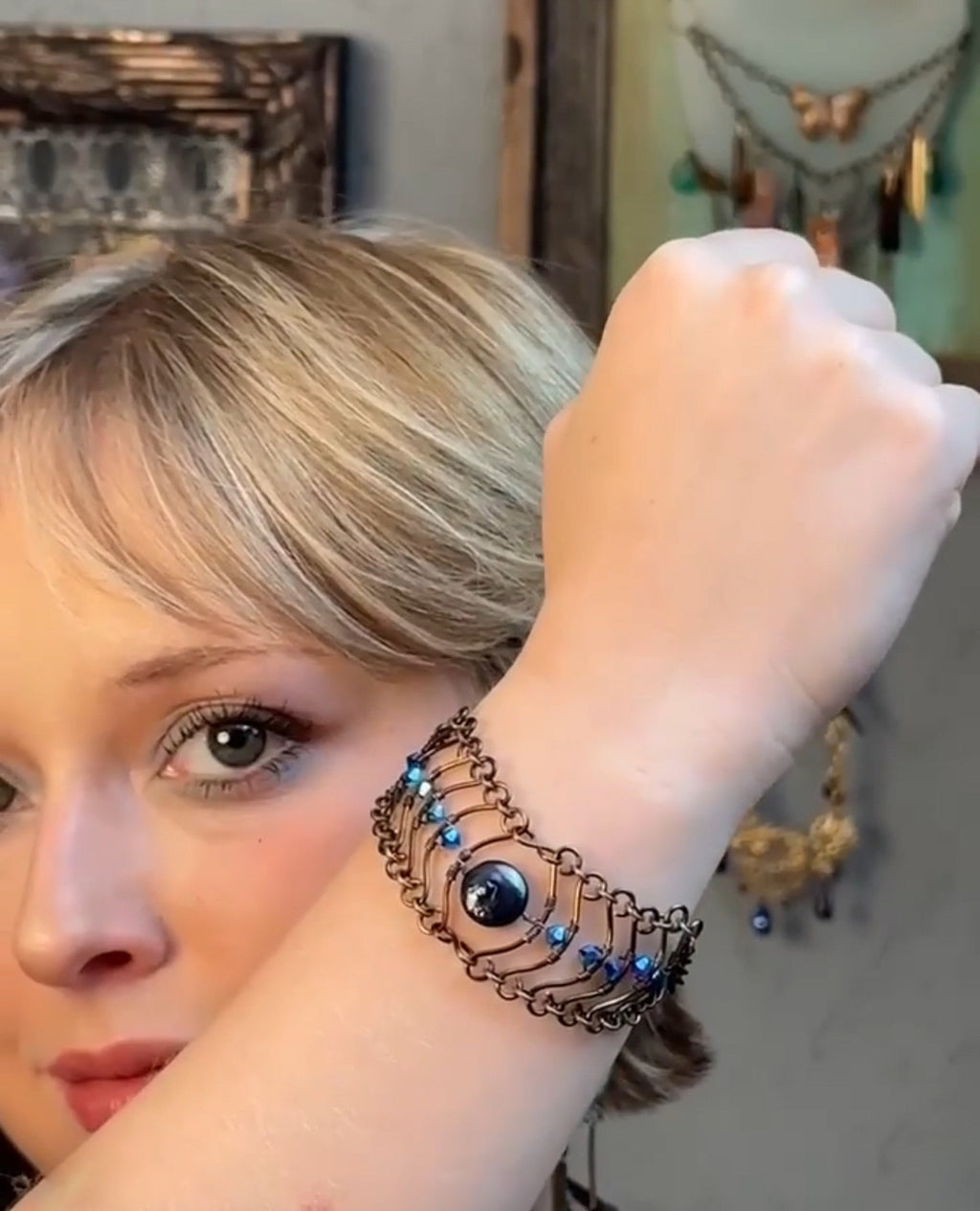 Woman with wire bracelet, C41B0E73-076D