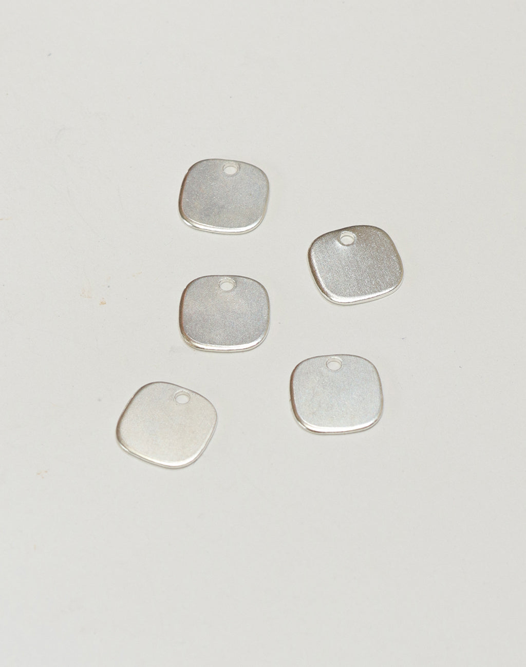 DP517-040 Silver Square Charms