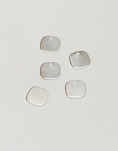 DP517-040 Silver Square Charms