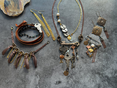 Key jewelry set, EB018DCE-2CC2-4DDA-ACDB-5314D66DBC01