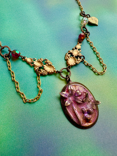 Vintage style dragonfly pendant necklace