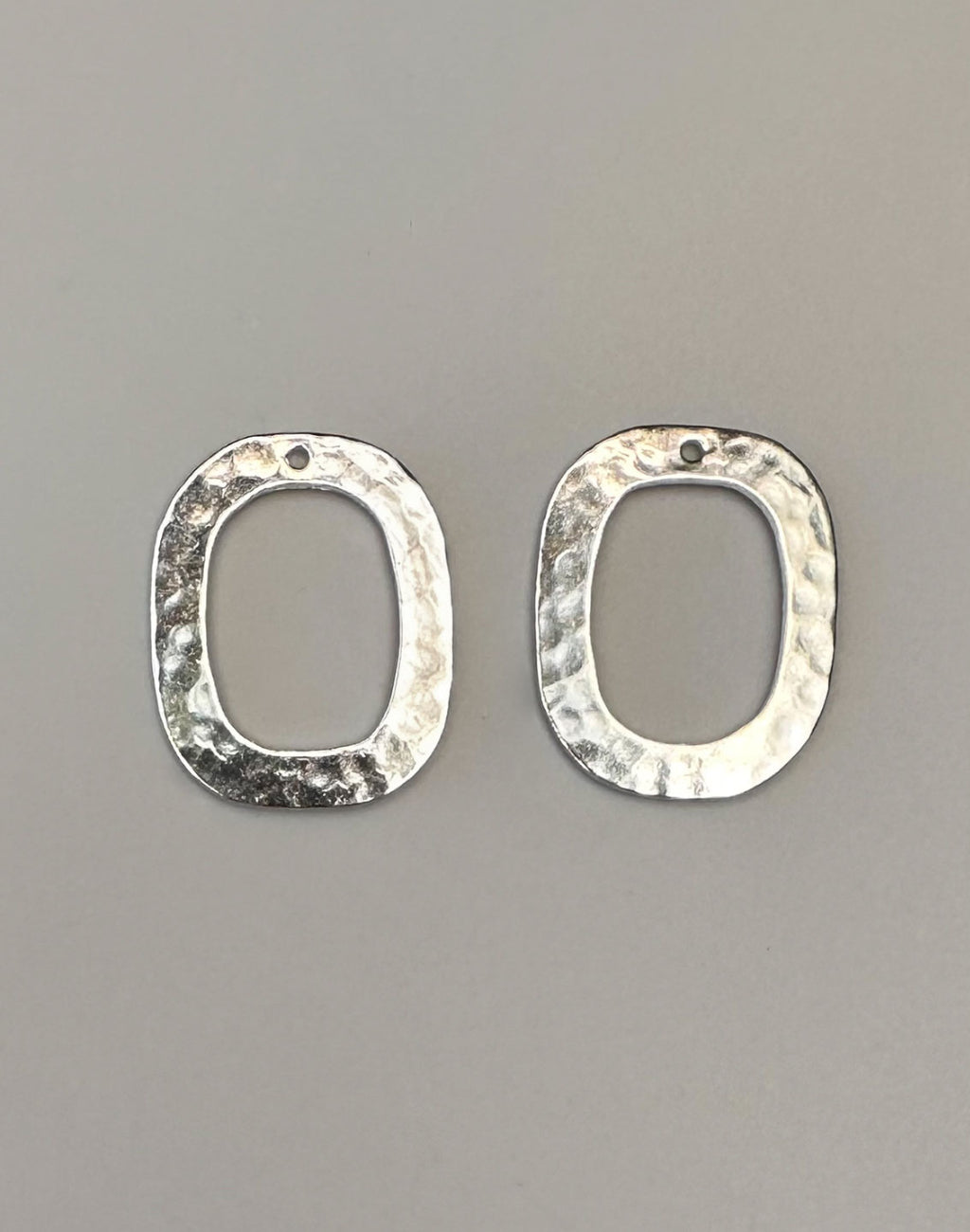 Hammered silver oval earrings - Myproject-4