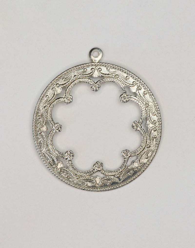 PT019 ornate silver pendant with openwork design.