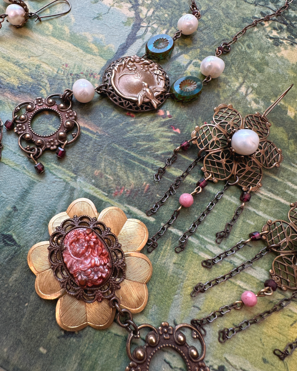 Vintage Jewelry Box Complete Necklace Kit no 1