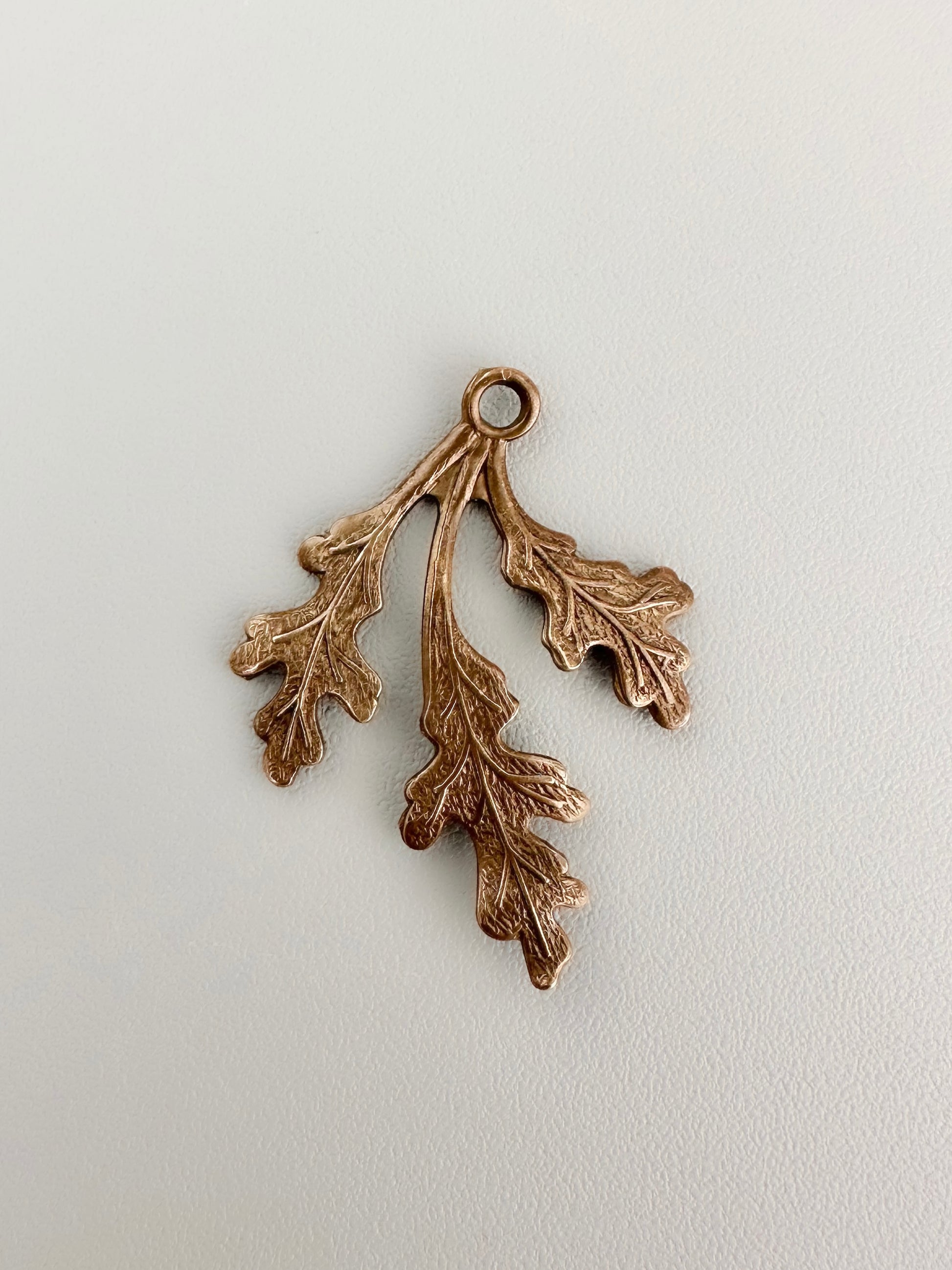 Oak Frond, 31.5x26mm (1pc)