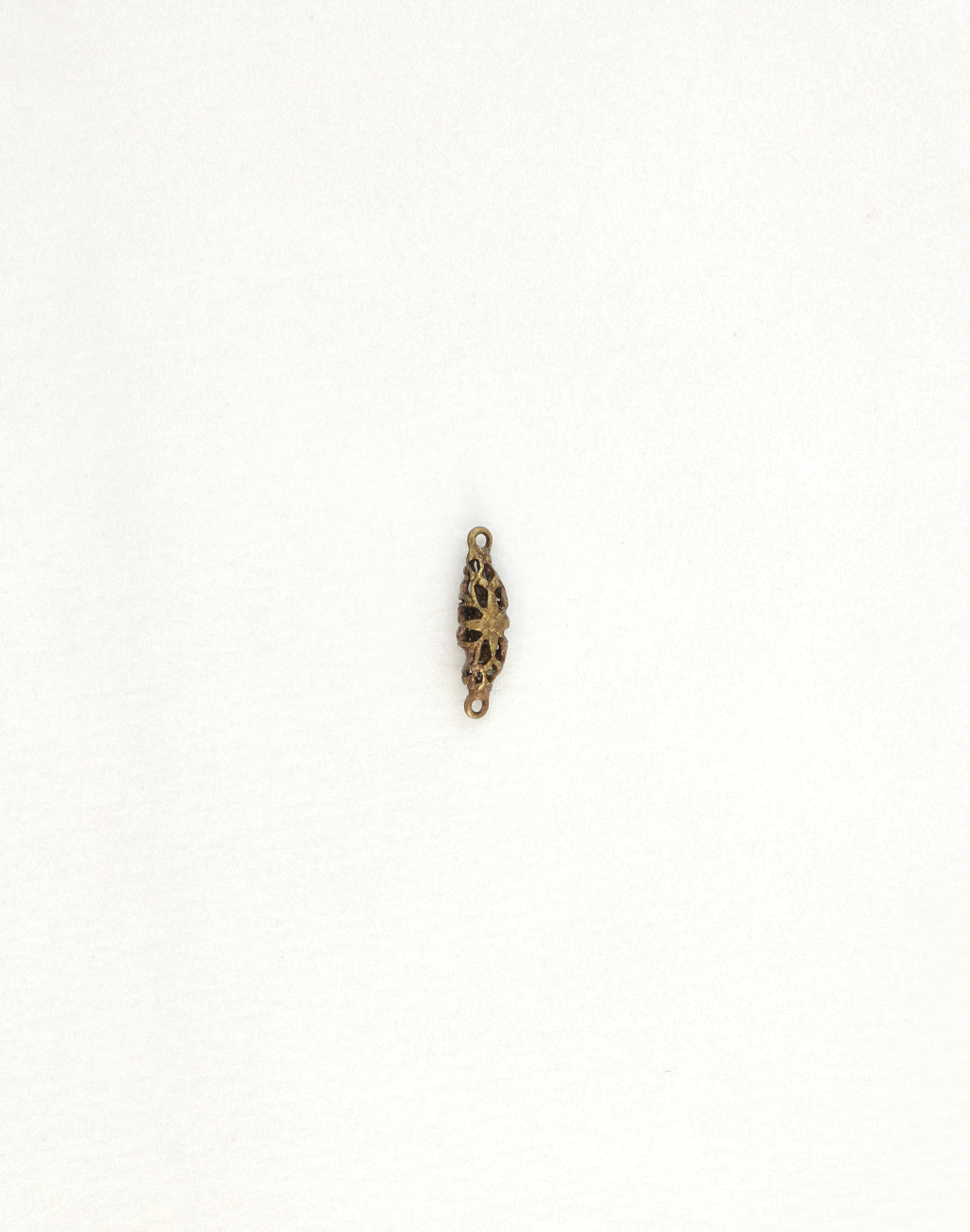 C2H020 filigree connector charm