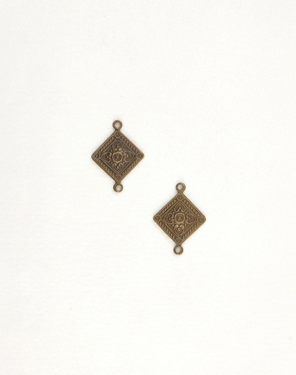 C2H111 Diamond-shaped metal jewelry connectors