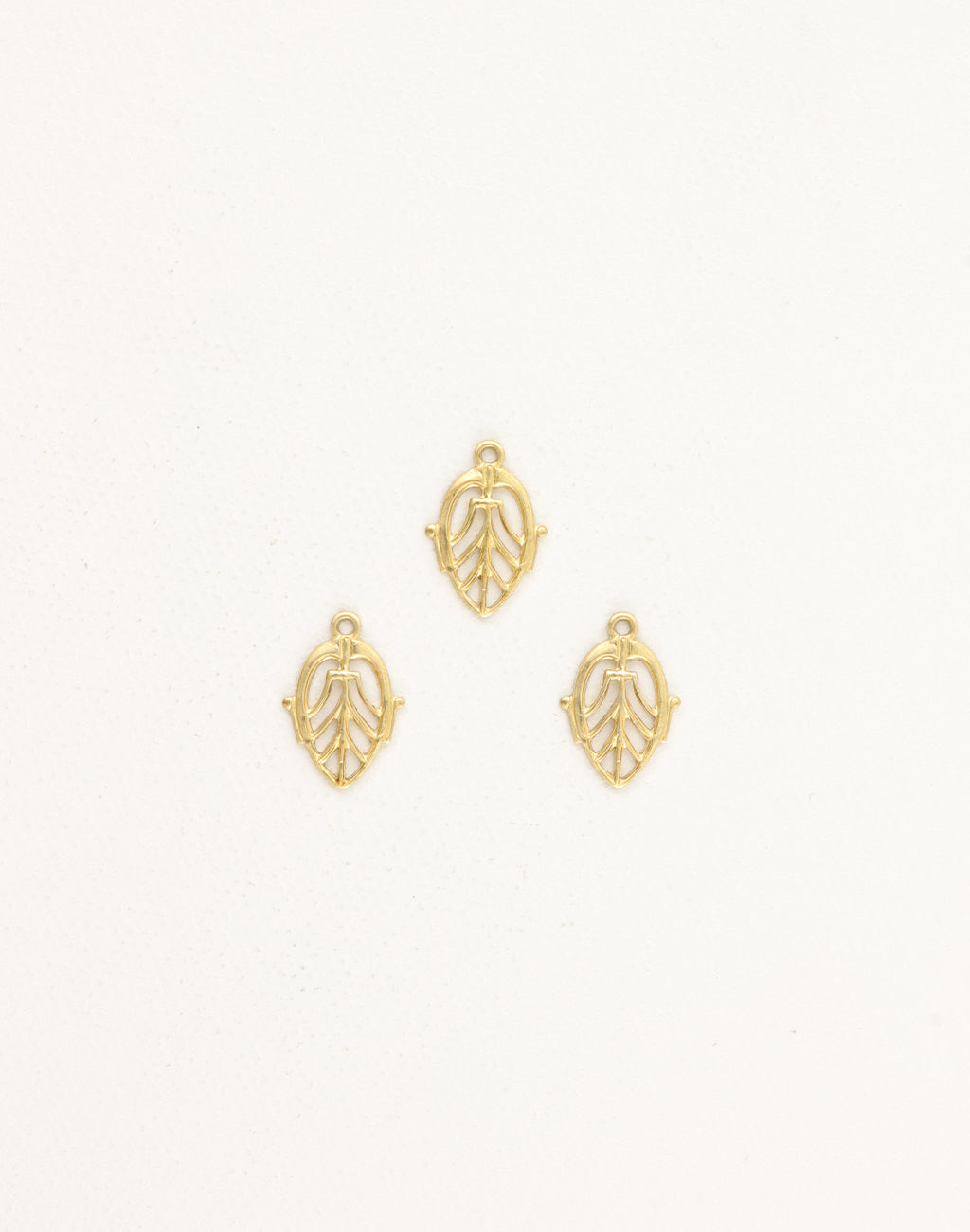 DPV144 Gold leaf charms