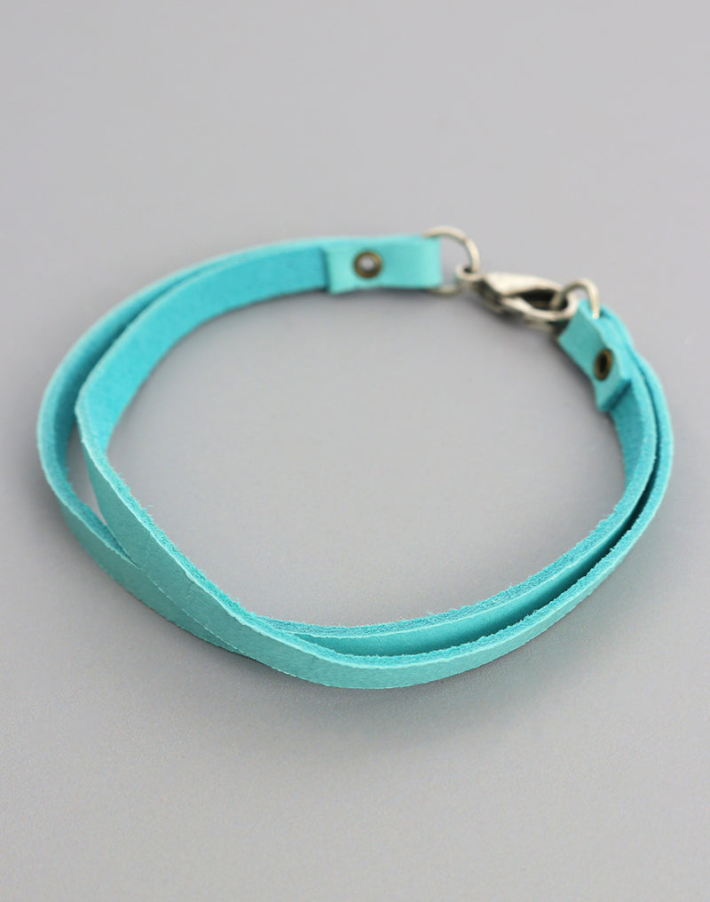 EA108 Turquoise Leather Bracelet