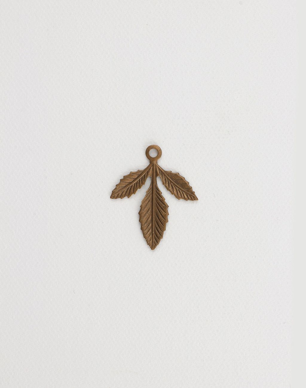 Triplasian Leaf, 30x24mm, (3pcs)