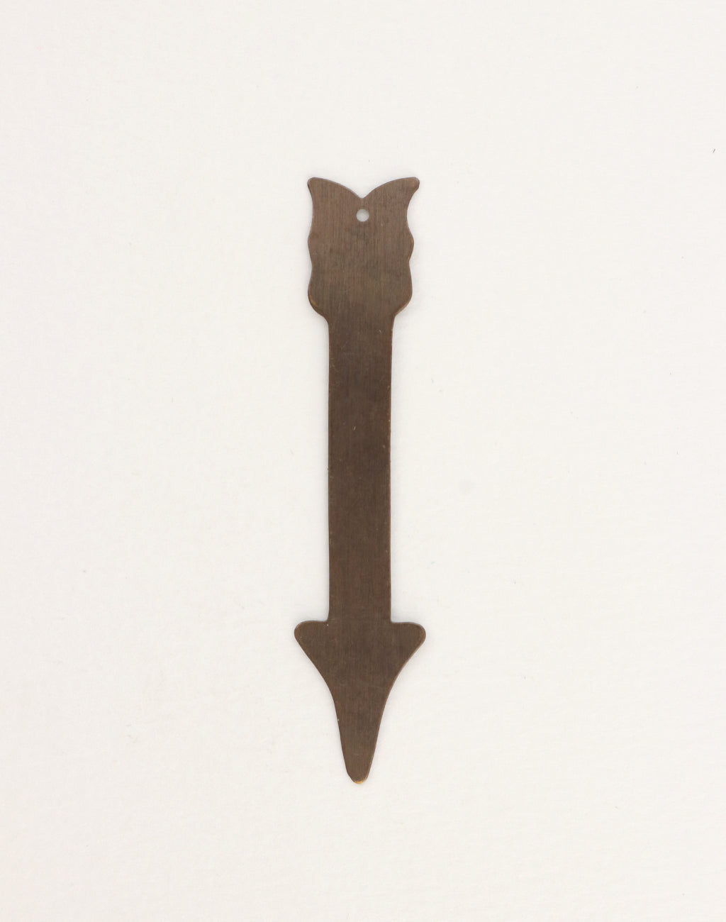 P104 decorative metal arrow pointing down