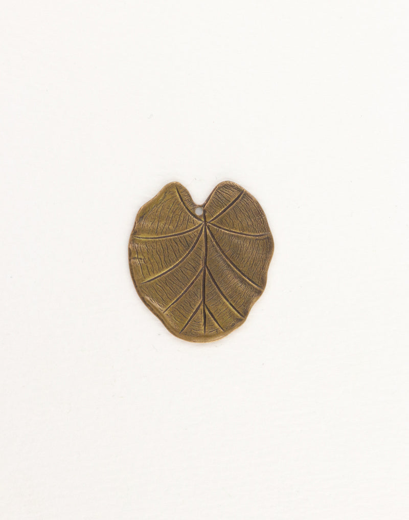 P180 bronze leaf pendant