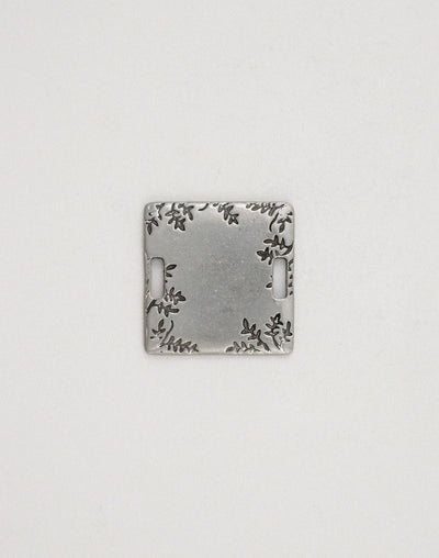 PT150-070 metal square with floral detail